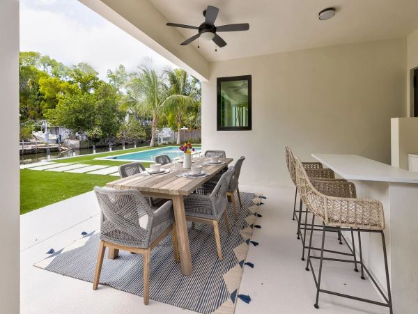 Canalfront Stunning Vacation Home in Plantation Key Sleeps 8