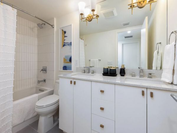 Canalfront Stunning Vacation Home in Plantation Key Sleeps 8