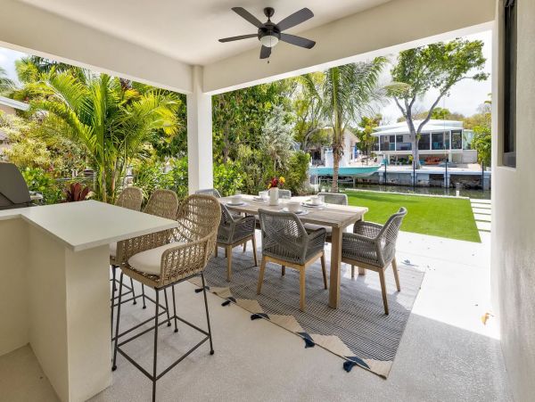 Canalfront Stunning Vacation Home in Plantation Key Sleeps 8