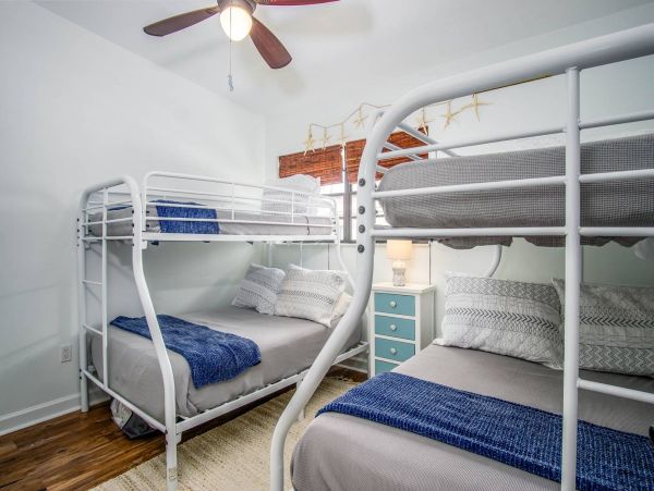 Canalfront Lovely Vacation Home in Islamorada Sleeps 10