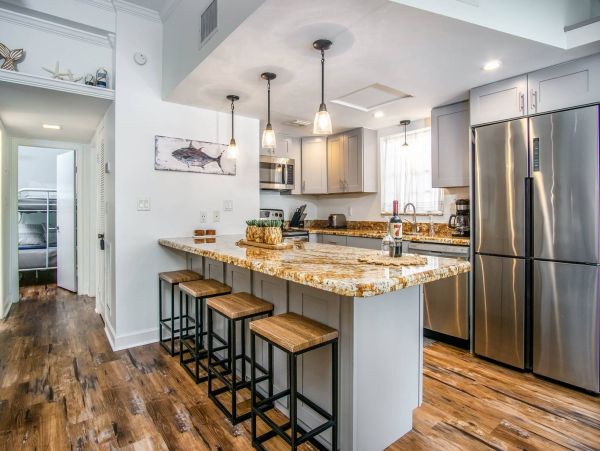 Canalfront Lovely Vacation Home in Islamorada Sleeps 10