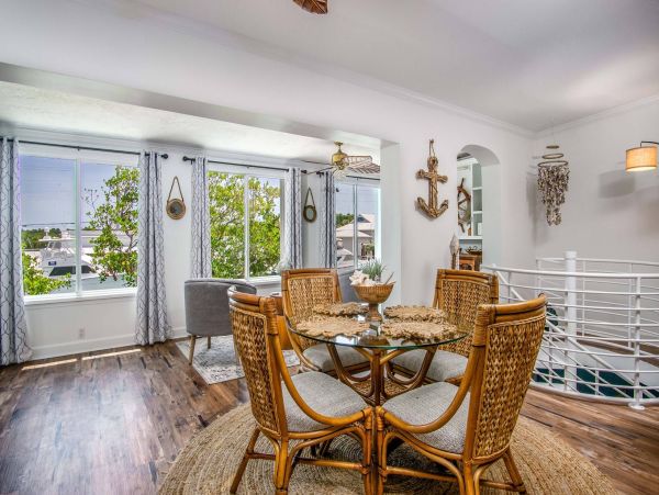 Canalfront Lovely Vacation Home in Islamorada Sleeps 10