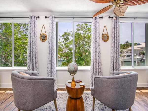 Canalfront Lovely Vacation Home in Islamorada Sleeps 10
