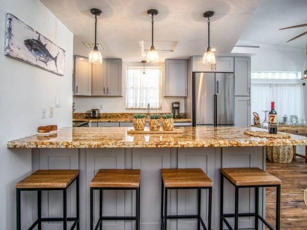 Canalfront Lovely Vacation Home in Islamorada Sleeps 10