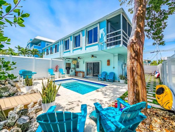 Canalfront Lovely Vacation Home in Islamorada Sleeps 10