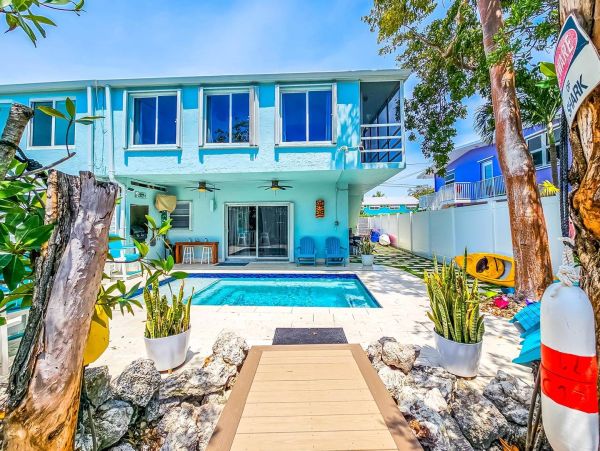 Canalfront Lovely Vacation Home in Islamorada Sleeps 10
