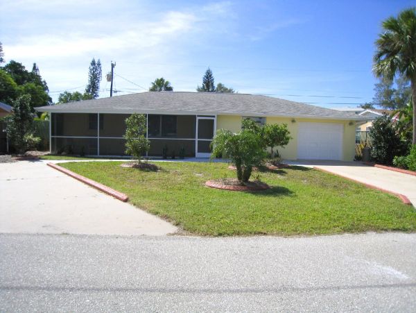 Discover Paradise in this Vacation Rental on Manasota Key