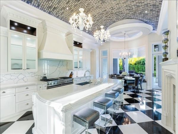 Your Dream Vacation Awaits on Naples