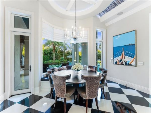 Your Dream Vacation Awaits on Naples