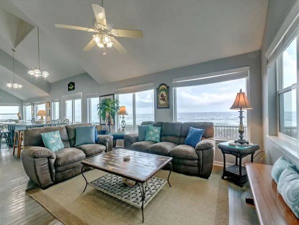Exclusive 4 Bedroom Home Located on Navarre Beach