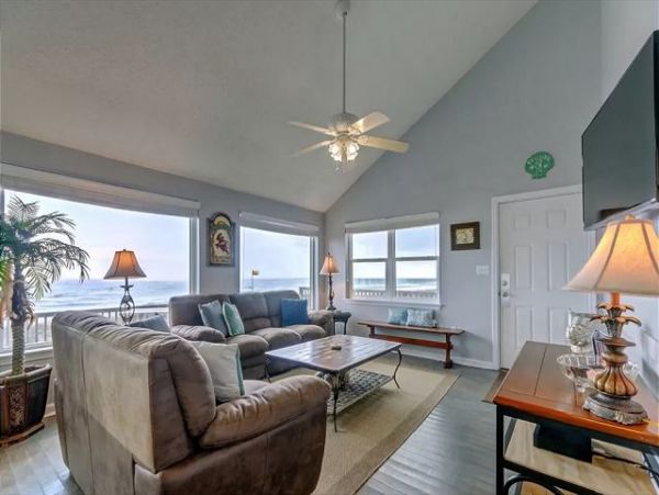 Exclusive 4 Bedroom Home Located on Navarre Beach