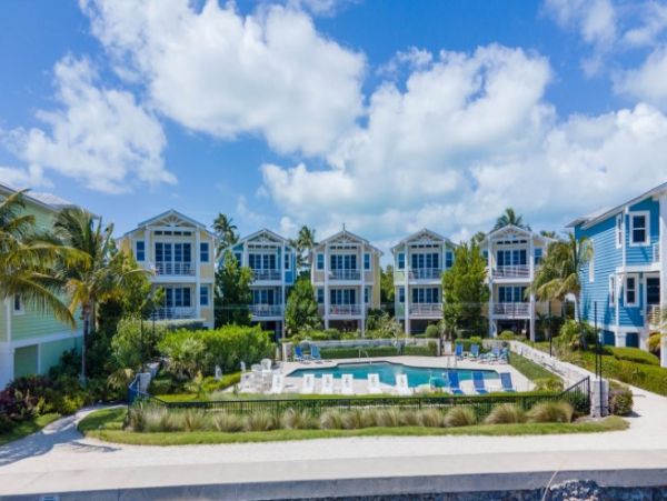 Islamorada Vacation Home Four Bedroom Walk to Beach