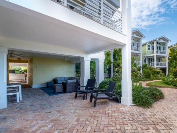 Islamorada Vacation Home Four Bedroom Walk to Beach