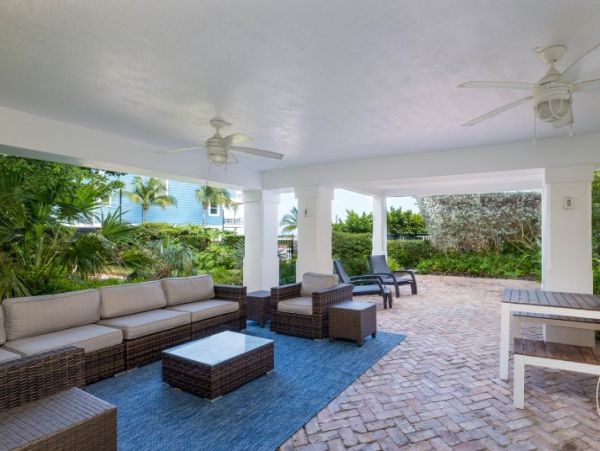 Islamorada Vacation Home Four Bedroom Walk to Beach