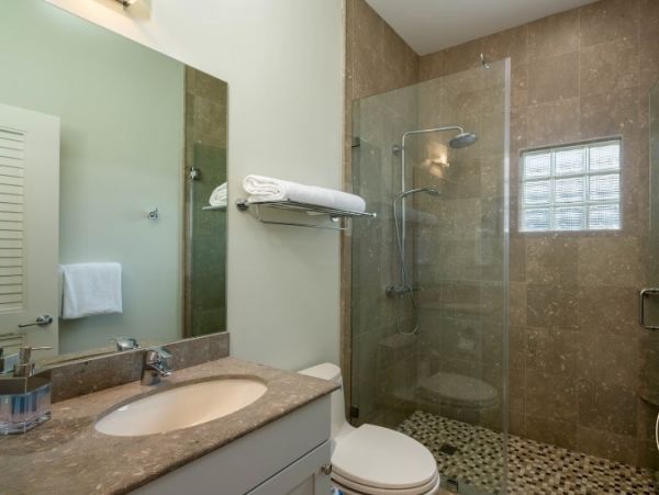 Islamorada Vacation Home Four Bedroom Walk to Beach
