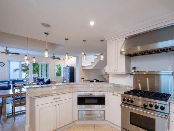 Islamorada Vacation Home Four Bedroom Walk to Beach