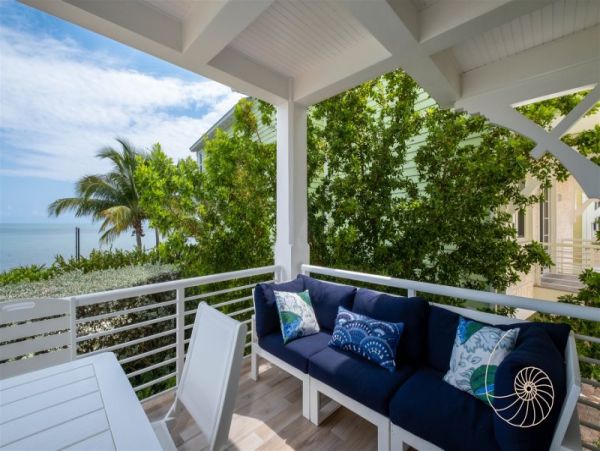 Islamorada Vacation Home Four Bedroom Walk to Beach