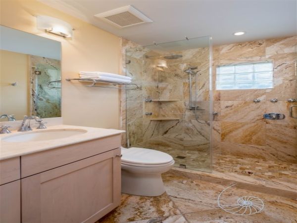 Islamorada Vacation Home Four Bedroom Walk to Beach