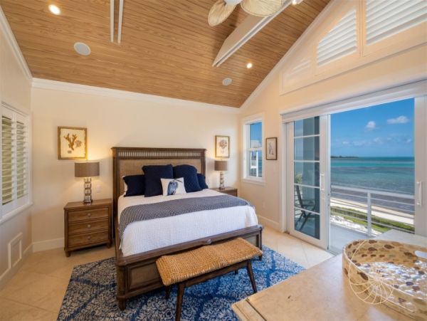 Islamorada Vacation Home Four Bedroom Walk to Beach