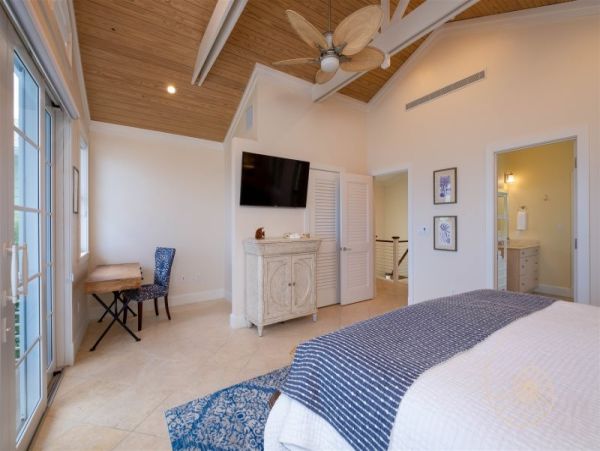 Islamorada Vacation Home Four Bedroom Walk to Beach