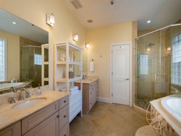 Islamorada Vacation Home Four Bedroom Walk to Beach