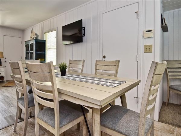 Siesta Key 3 Bedroom Vacation Home Close to Beach
