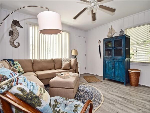 Siesta Key 3 Bedroom Vacation Home Close to Beach