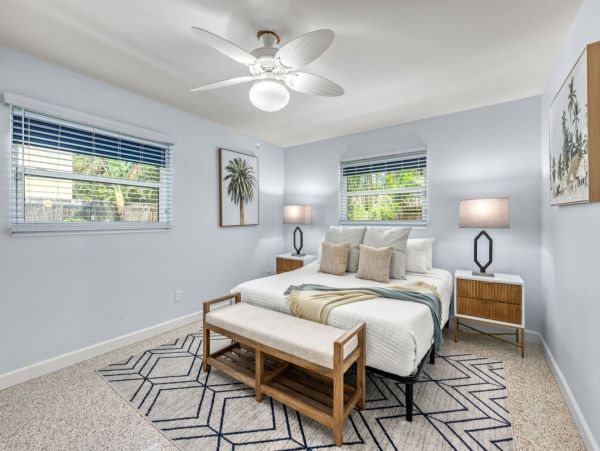 Luxury Siesta Key Vacation Rental with Pool, Kayaks & Putting Green