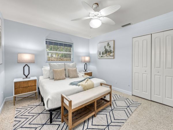 Luxury Siesta Key Vacation Rental with Pool, Kayaks & Putting Green
