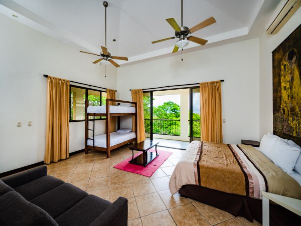 Wow Amazing Vacation Villa Sleps up to 36 Guests