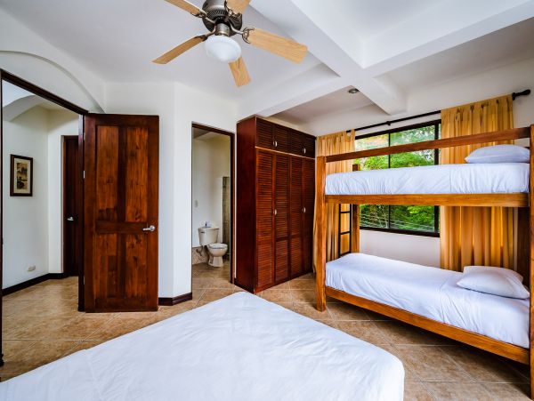 Wow Amazing Vacation Villa Sleps up to 36 Guests