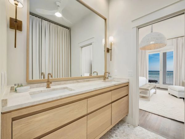 Ocean Front  With Four Bedrooms And Private Pool