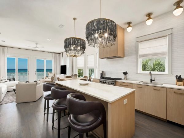 Ocean Front  With Four Bedrooms And Private Pool