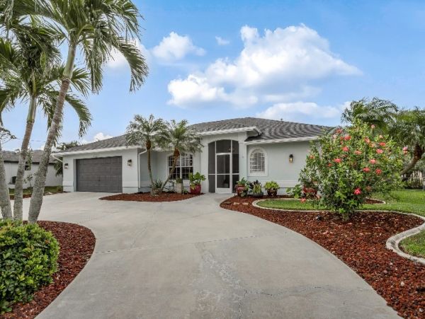 Cape Coral Vacation Home Three Bedroom