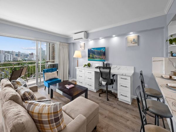 Honolulu Luxury Vacation Rental with Views Sleeps 4