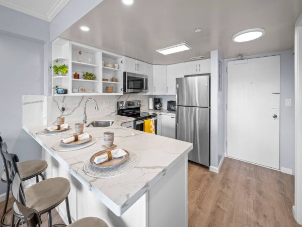Honolulu Luxury Vacation Rental with Views Sleeps 4