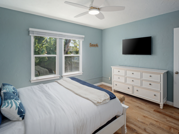 Pacific Beach 2 Bedroom Vacation Cottage Walk to Beach