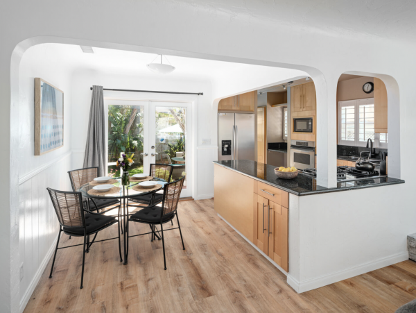 Pacific Beach 2 Bedroom Vacation Cottage Walk to Beach