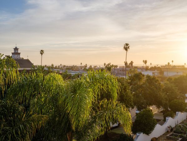 Pacific Beach Vacation Home Five Bedrooms Sleeps Ten Guests