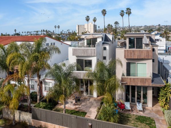 Pacific Beach Vacation Home Five Bedrooms Sleeps Ten Guests