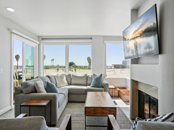 Chic Condo with Amazing Views in Mission Beach