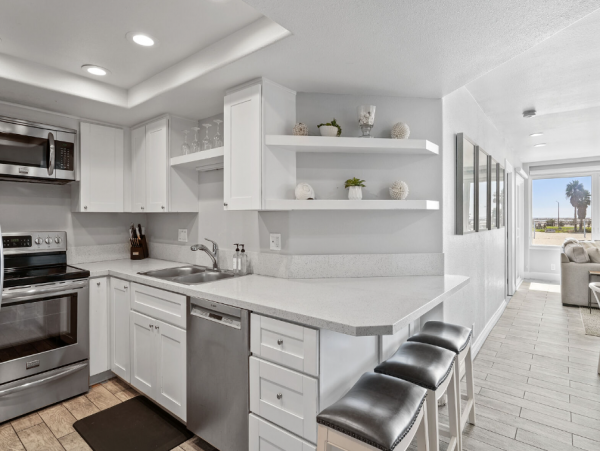 Chic Condo with Amazing Views in Mission Beach