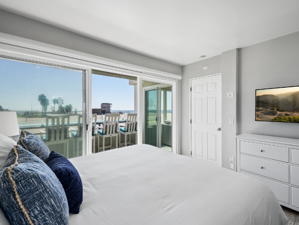 Chic Condo with Amazing Views in Mission Beach