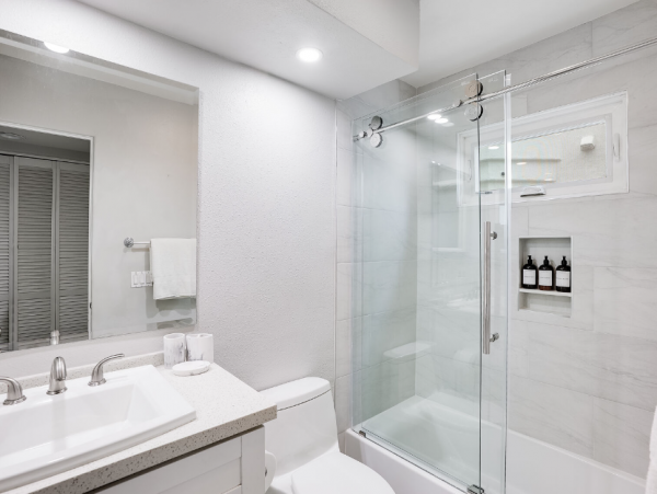 Chic Condo with Amazing Views in Mission Beach
