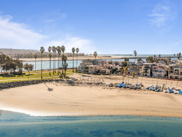 Bayfront Bliss, Spacious Deck with Amazing Water Views