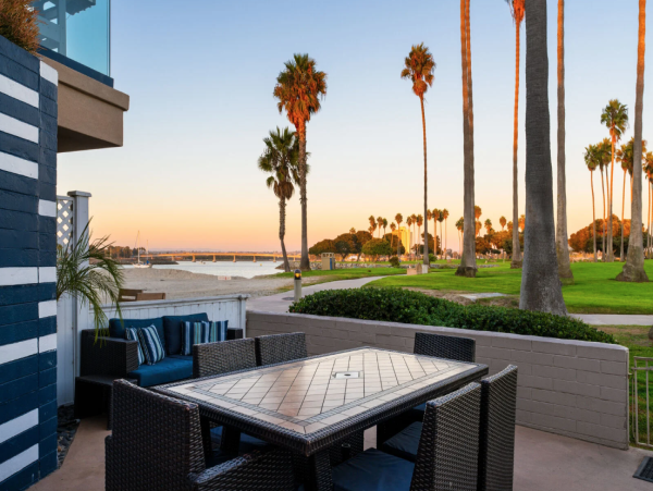 Bayfront Bliss, Spacious Deck with Amazing Water Views