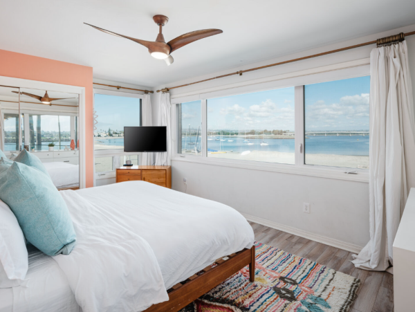 Bayfront Bliss, Spacious Deck with Amazing Water Views