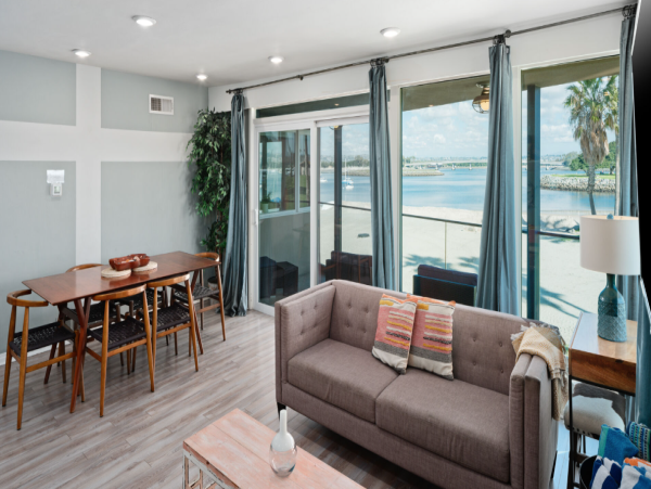 Bayfront Bliss, Spacious Deck with Amazing Water Views