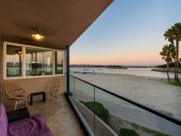 Bayfront Bliss, Spacious Deck with Amazing Water Views