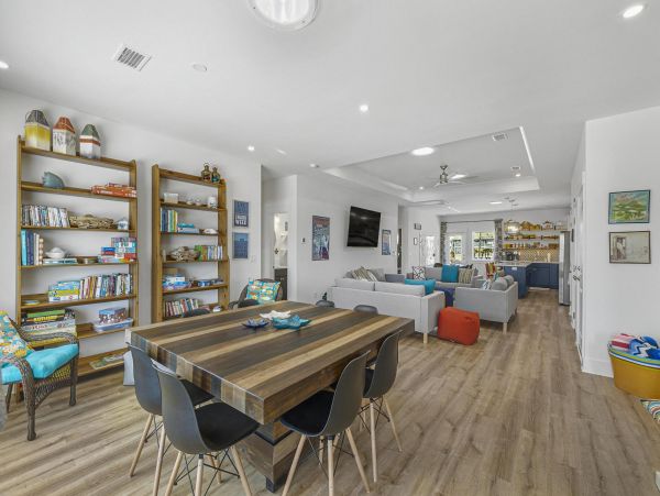 Navarre Six Bedroom Vacation Rental Beach Across the Street